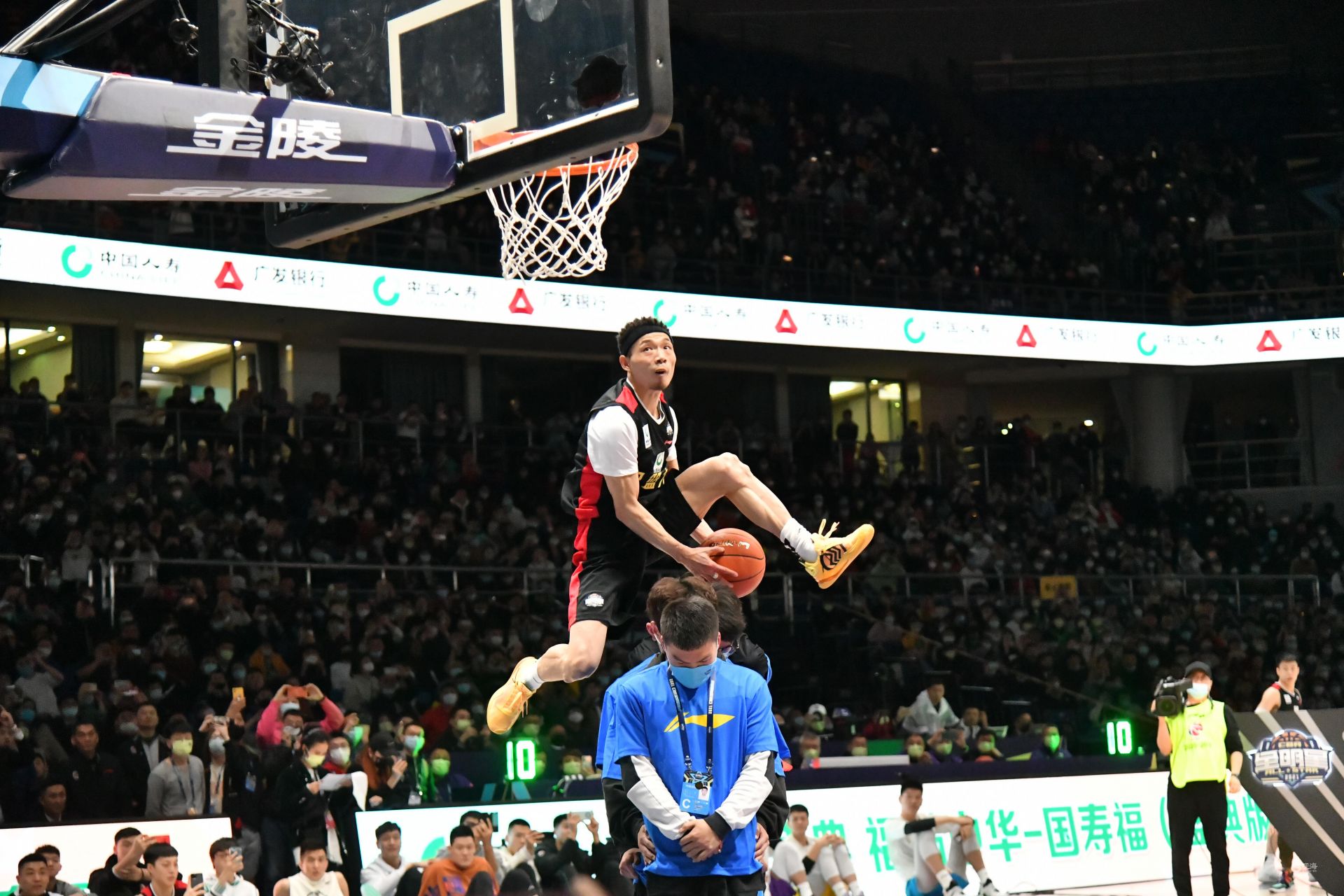 同时建立更 同时建立更