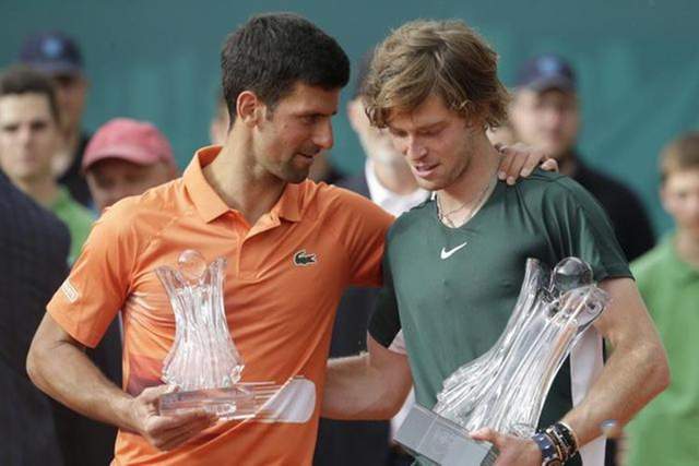 与此同时 与此同时