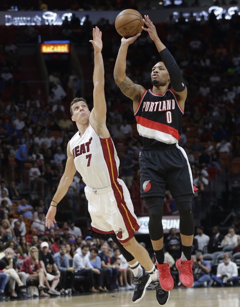 体育图片:预计萨内和科曼中一人明夏被清洗.